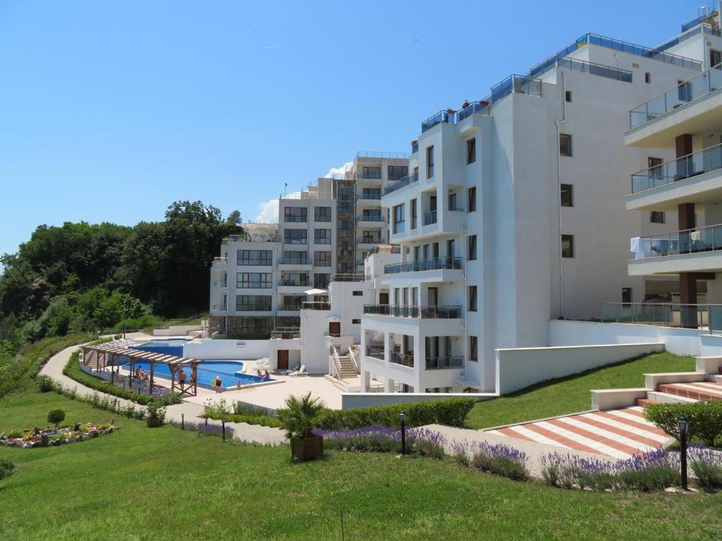 Byala Vista Loreta Apartments Exterior photo