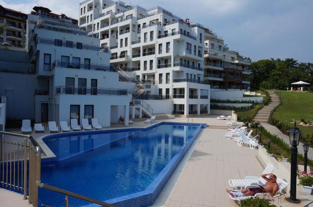 Byala Vista Loreta Apartments Exterior photo
